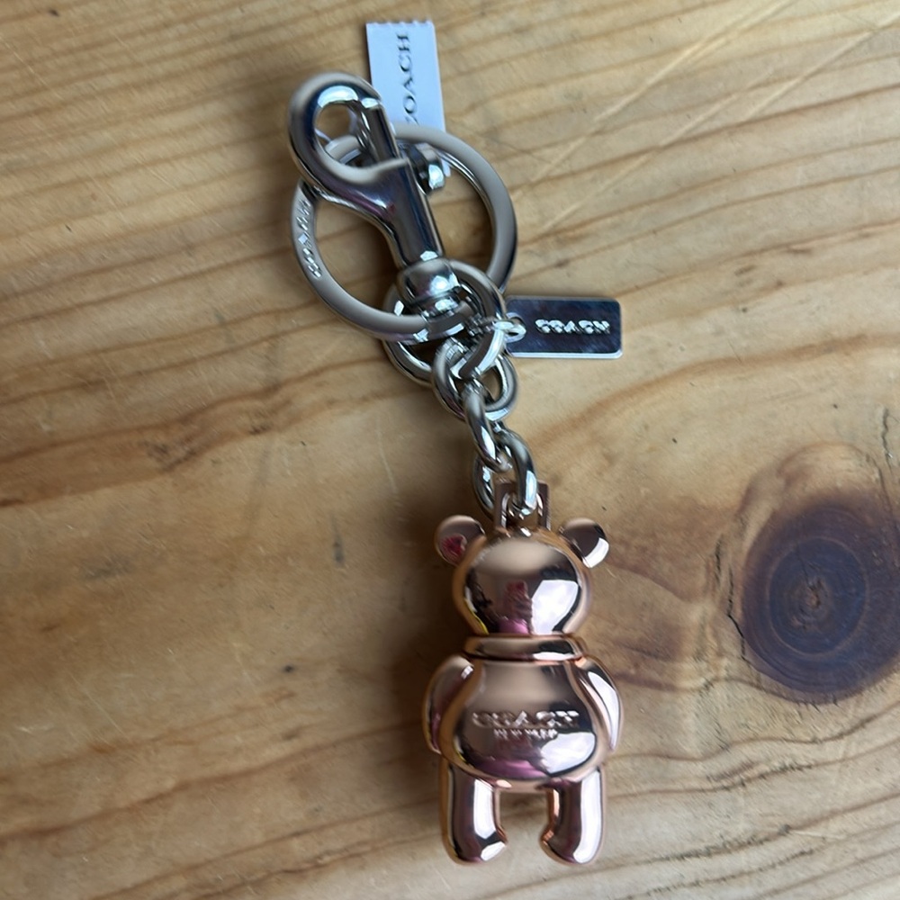 Coach bear keychain - Picture 3 of 7